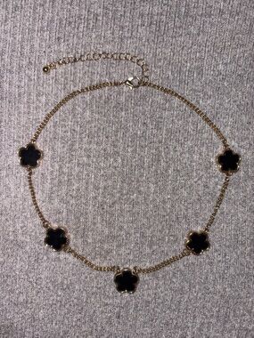 Vintage gold tone black flower adjustable chain short necklace